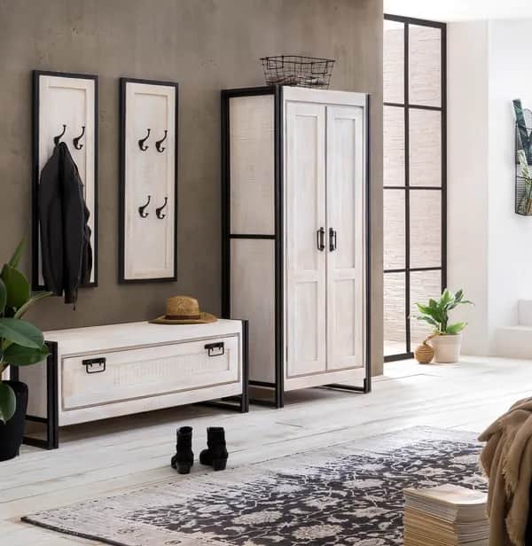 Garderobenschrank