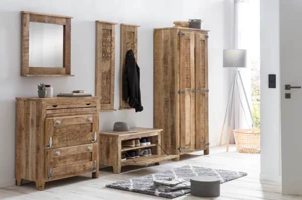 Garderobenschrank