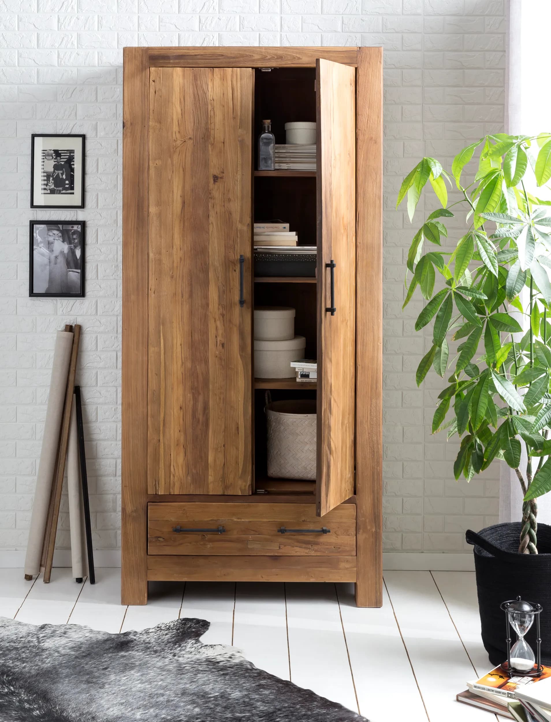 Garderobenschrank 3