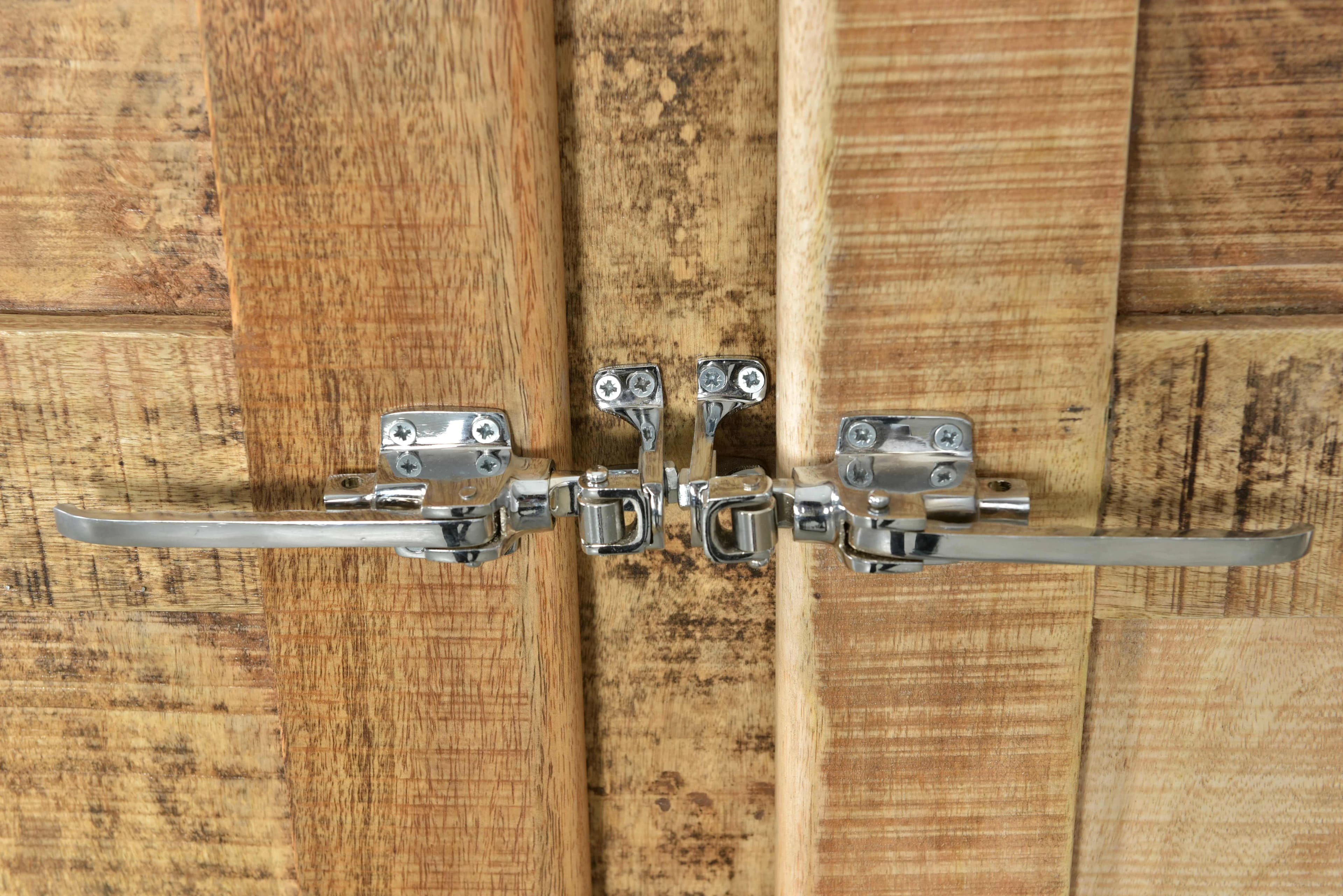 Garderobenschrank 5