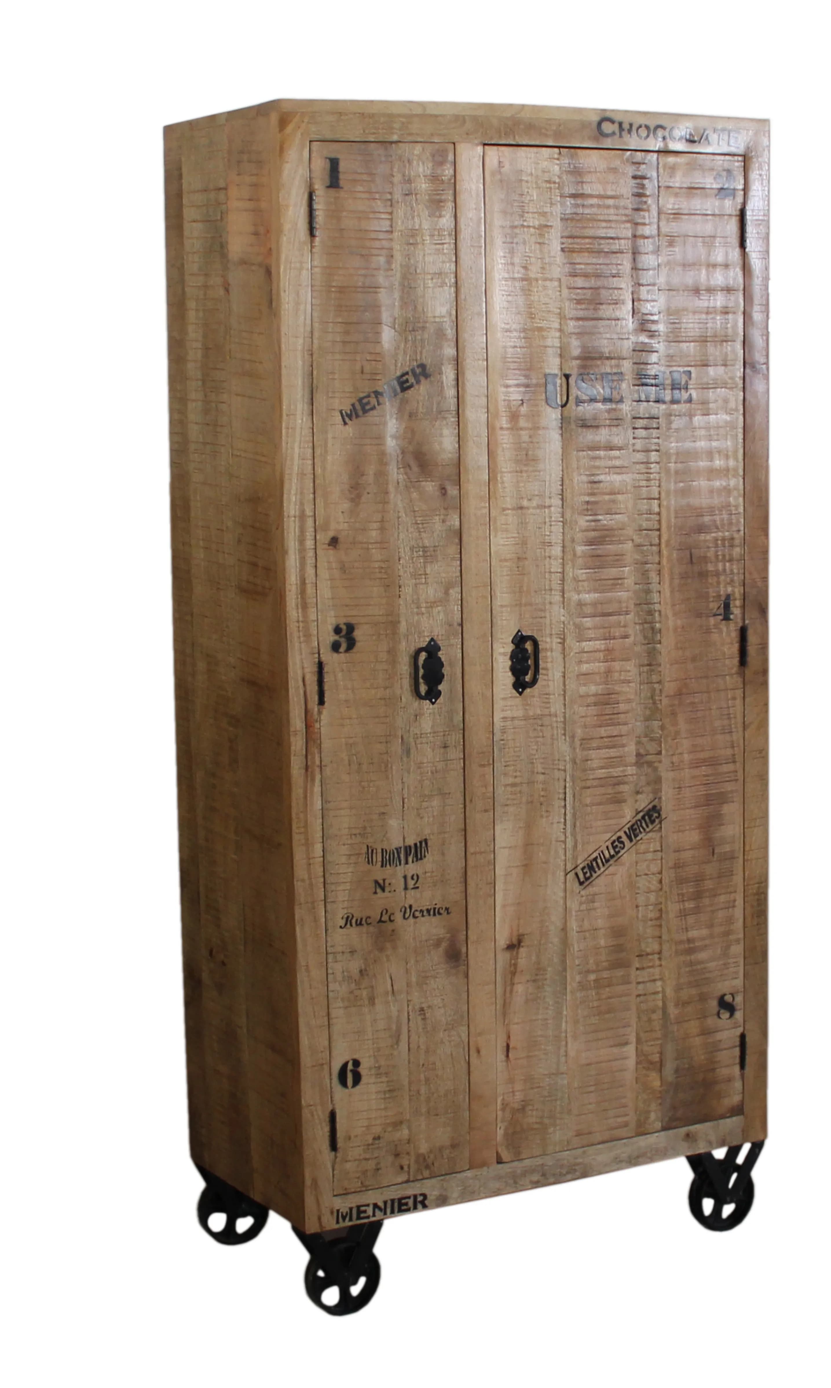 Garderobenschrank 4