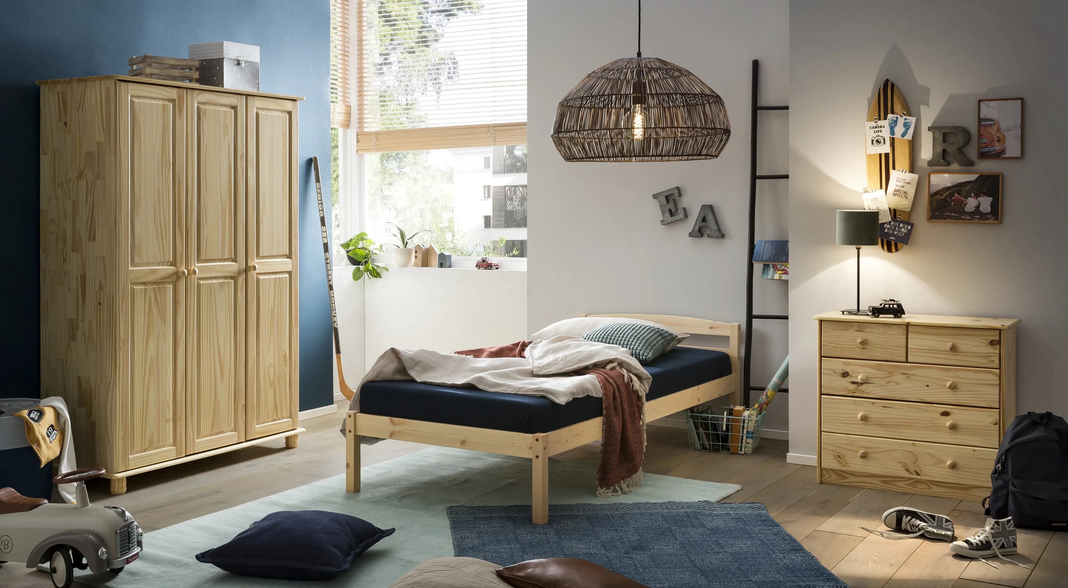 Kleiderschrank 4