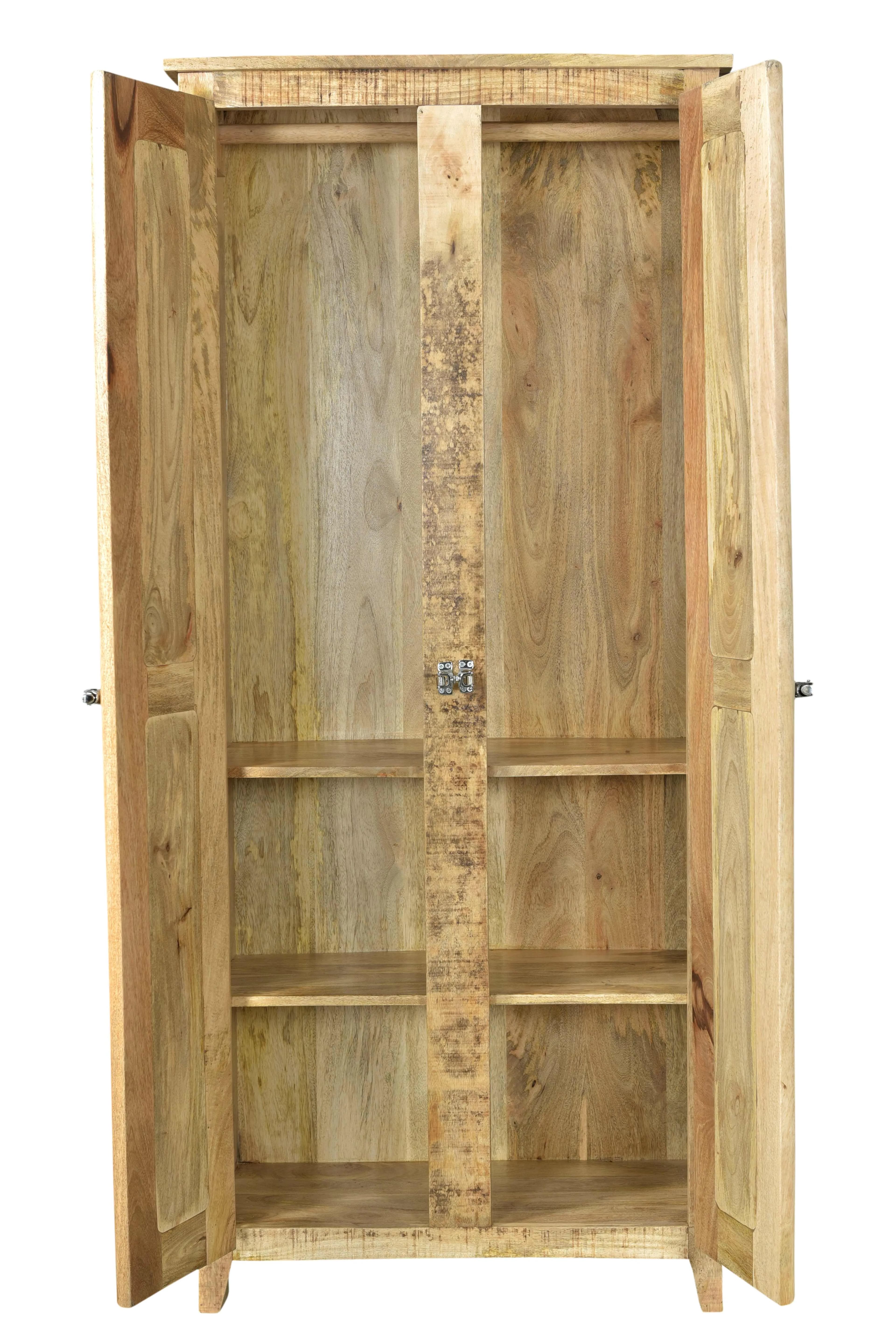 Garderobenschrank 4