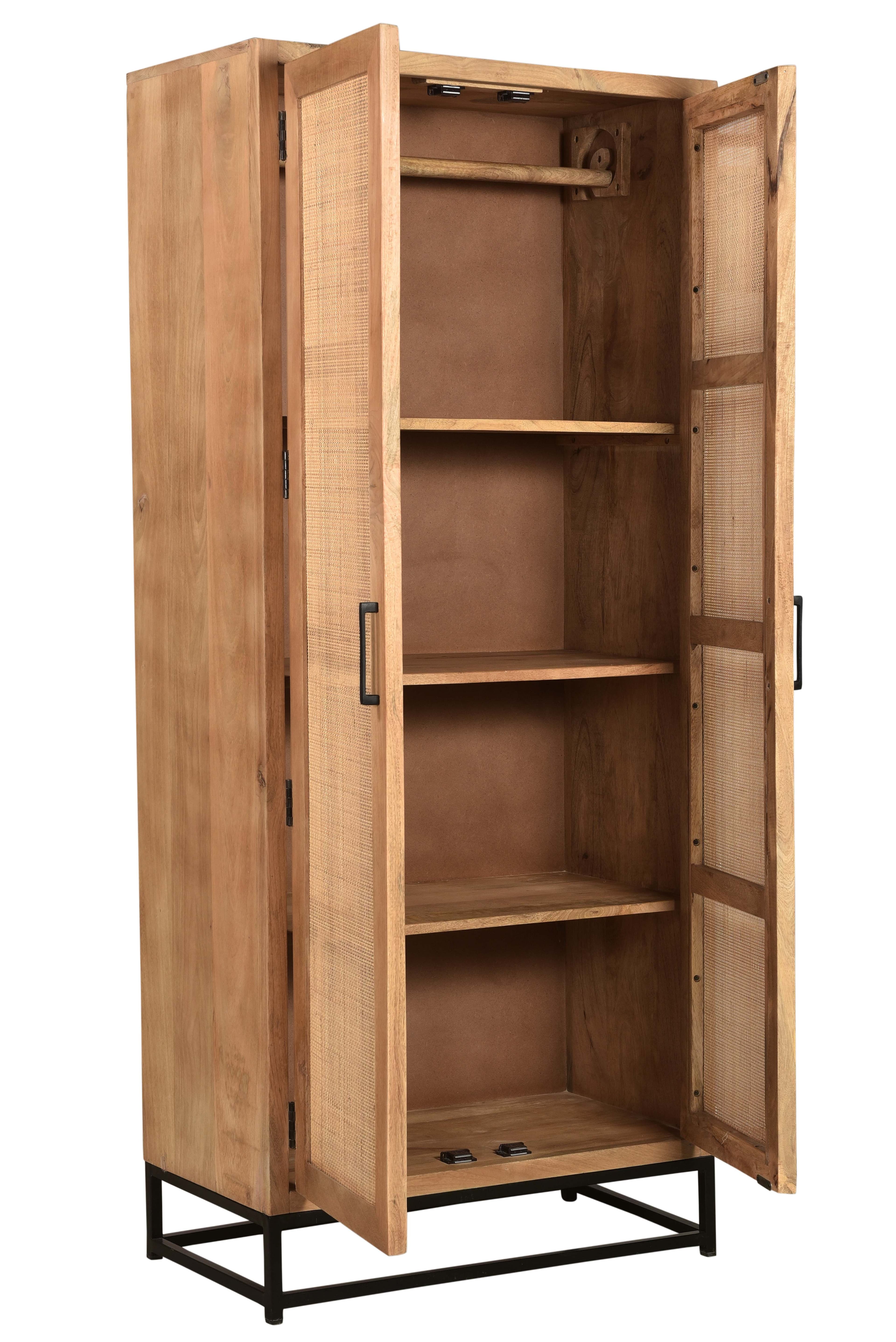 Garderobenschrank